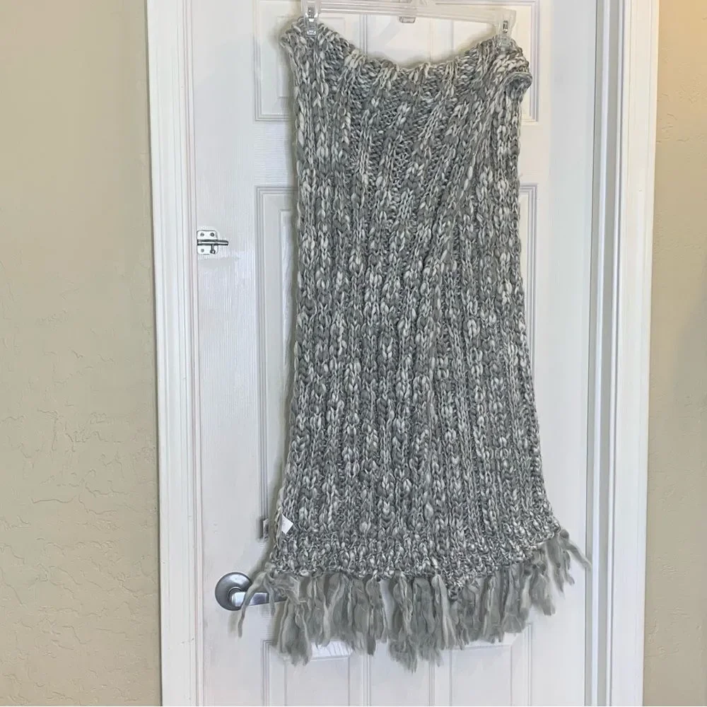 GAP Gray Chunky Knit Scarf